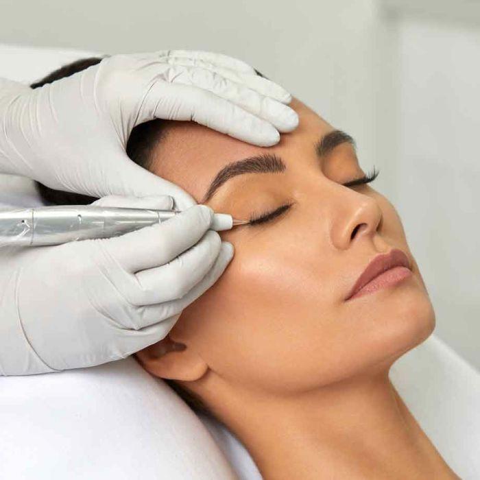 Level 7 aesthetic practitioner performing advanced facial
